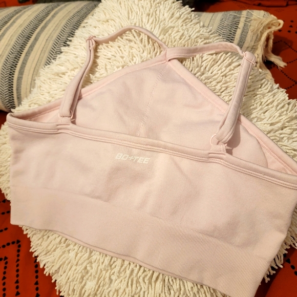 Bo+Tee high front sports bra - Picture 2 of 5